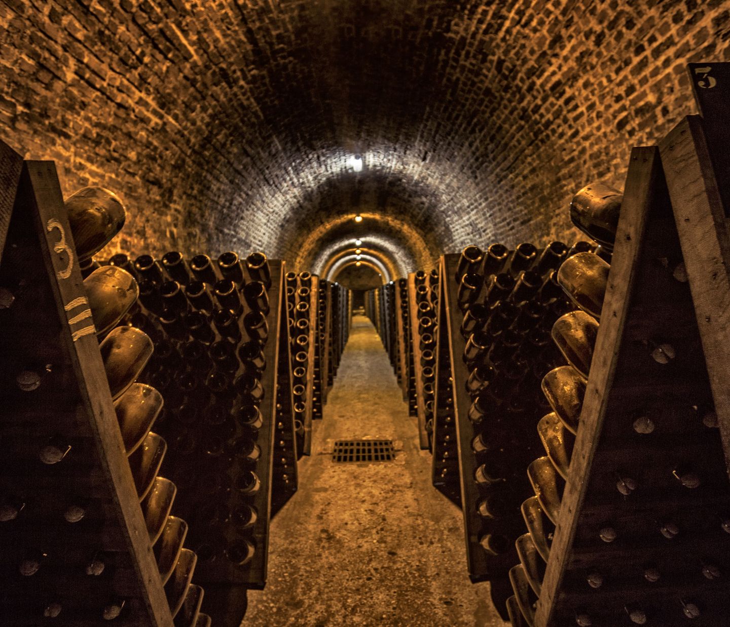 tour bollinger champagne house